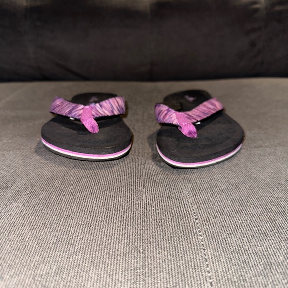 Girls Everest Flip Flops - Picture 3 of 12